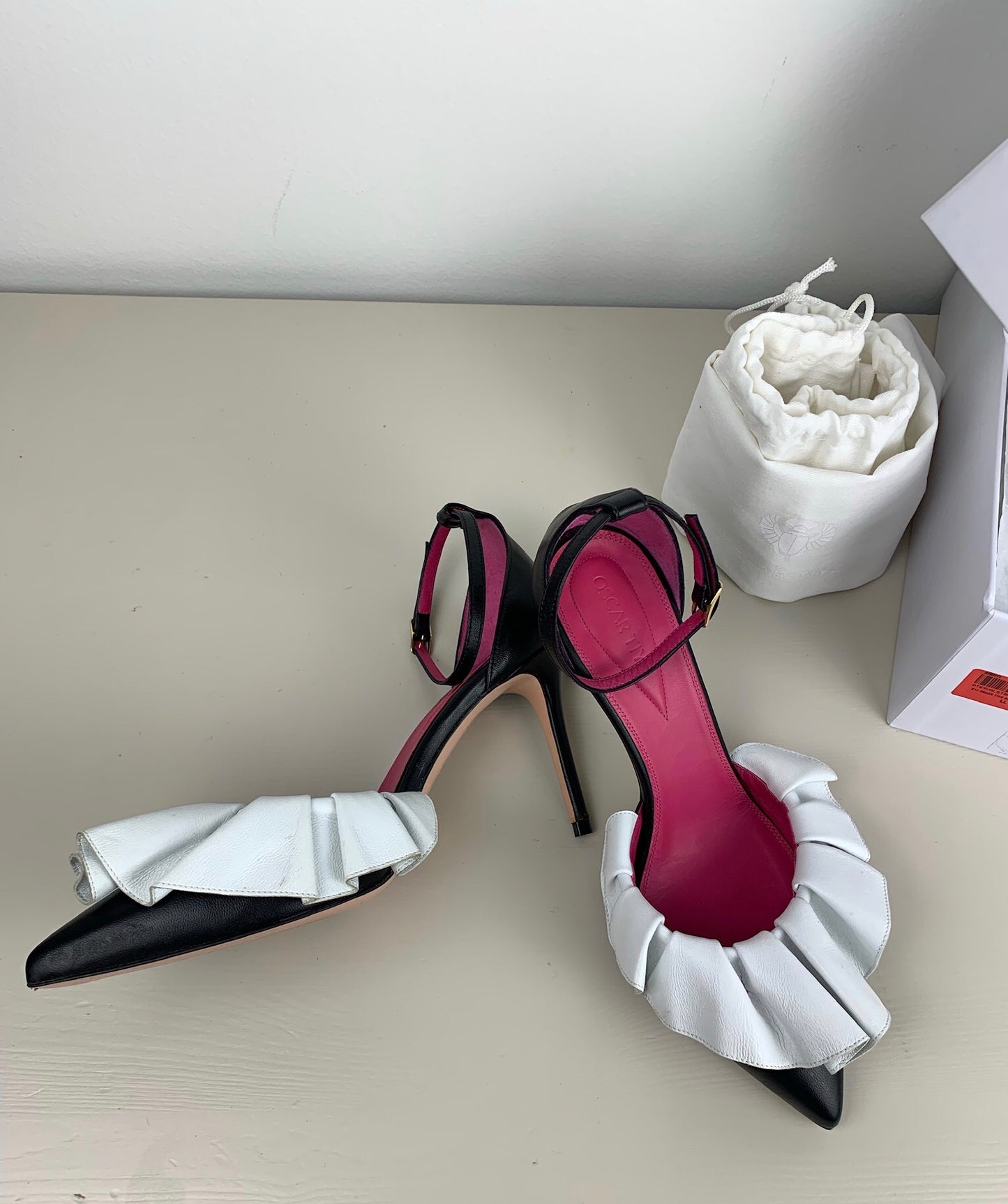Oscar Tiye Valerie Black and White Ruffle Pumps