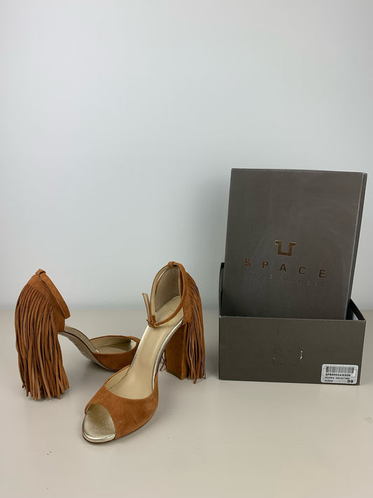 Space Style Concept Fringe Sandals