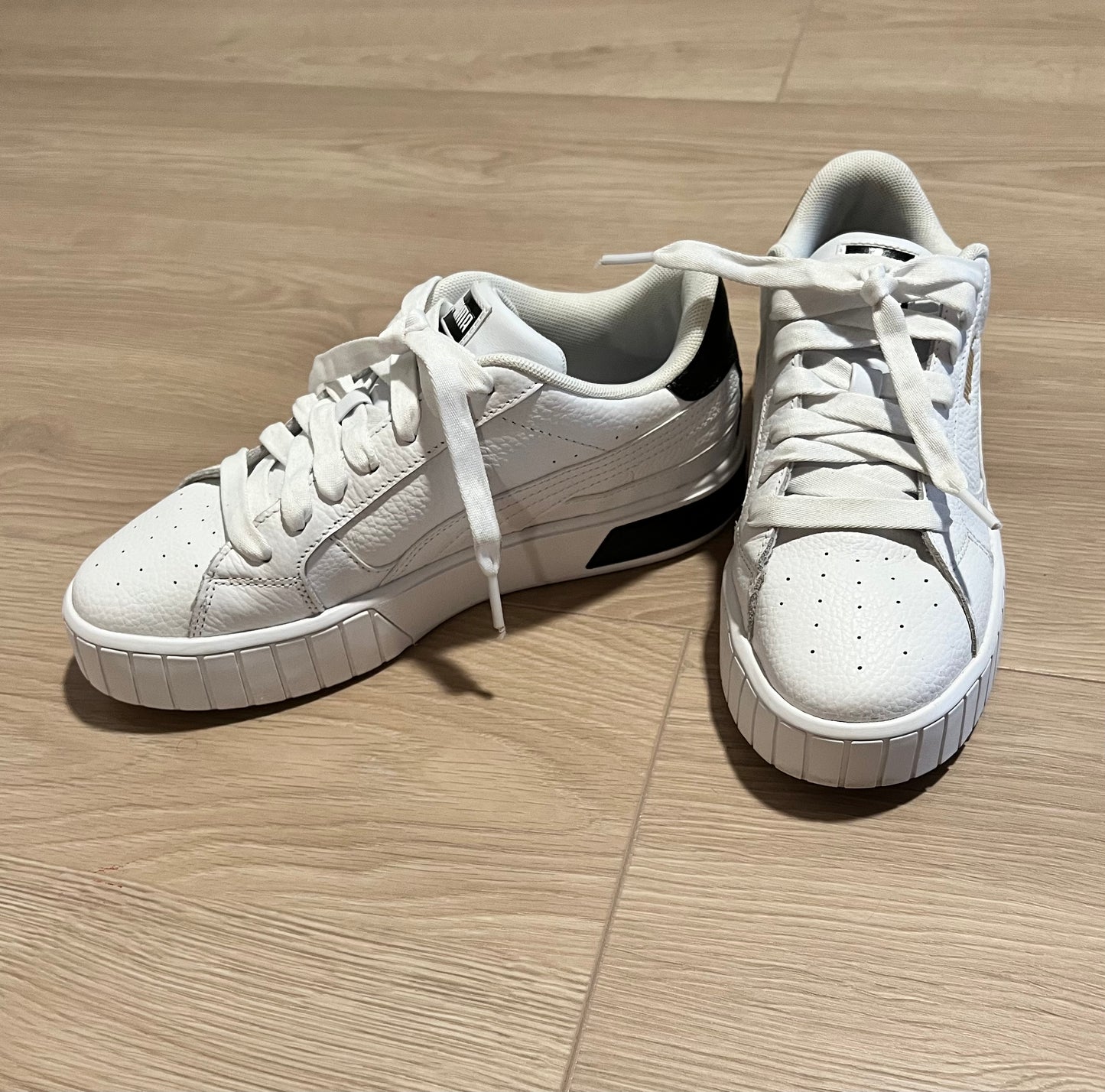 Puma Women Leather Sneakers (Size 8.5)